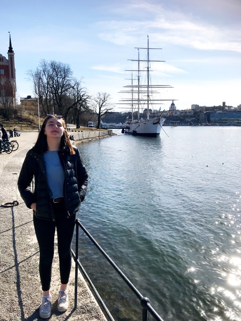 B0A4E6E5-3BAD-4FA8-8F2A-7A99A34F6869