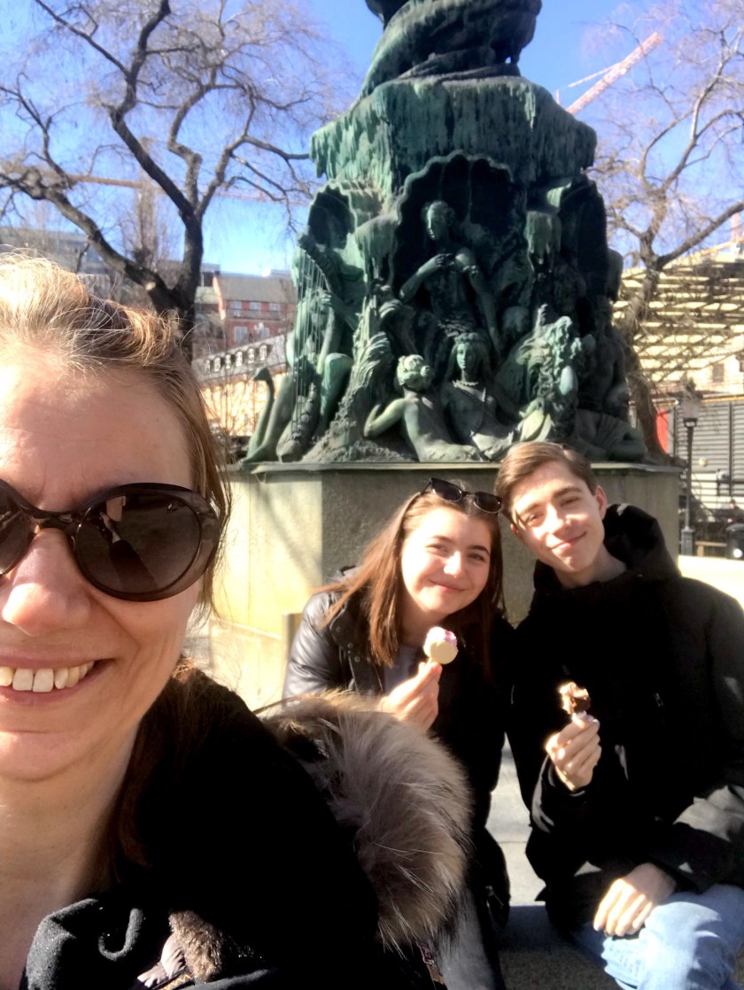 F307A2A3-D3CE-423C-8785-7833ACD12A50