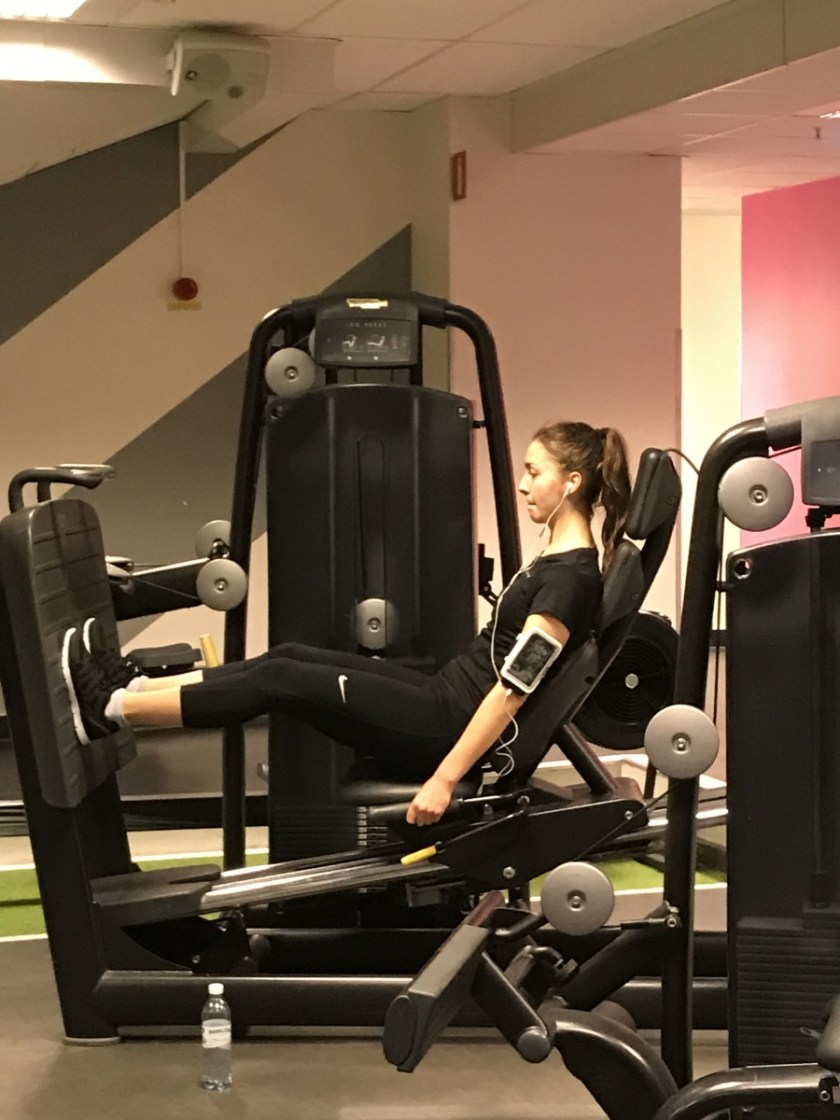 B04FA946-3D60-41CF-B151-304D1FE5FF86